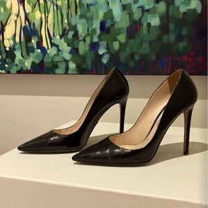 Prada pumps - black, textured leather - patent look. Heel height 4inch